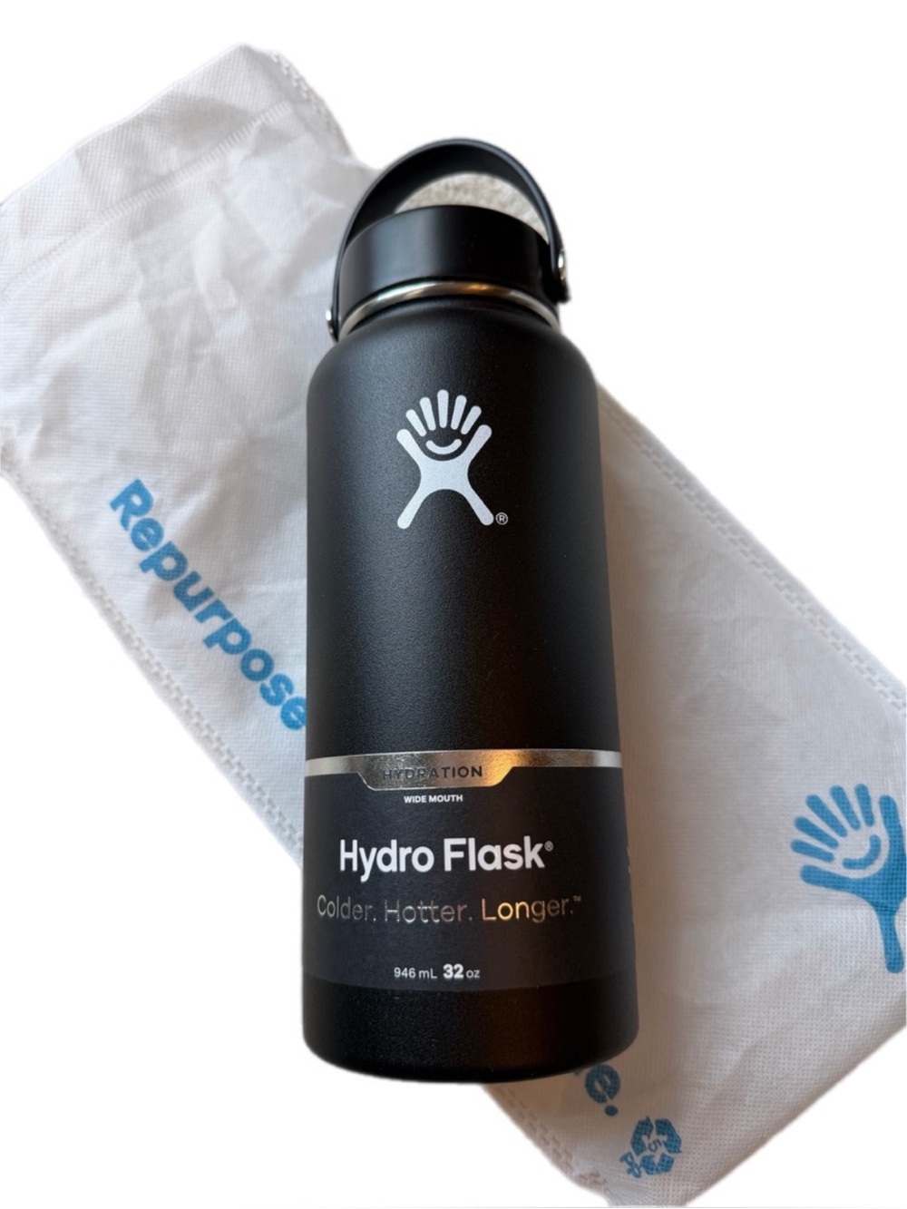 Hydro Flask Black 32 oz wide mouth bottle NWT